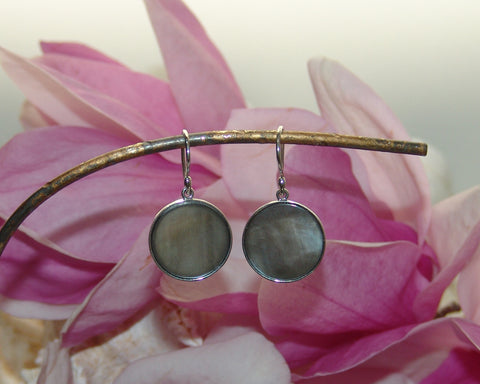 Mother of Pearl Earring